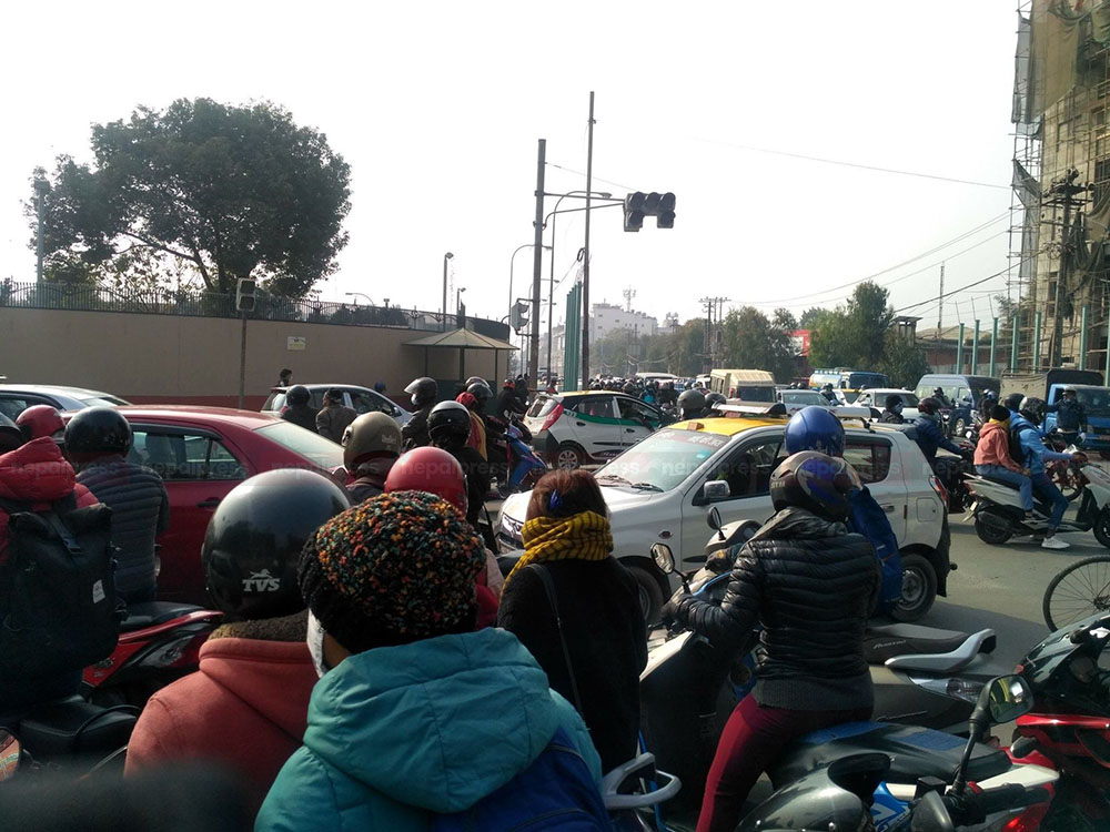 Traffic disrupted even before rally by Prachanda-Madhav faction begins