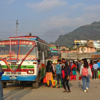 Around 100, 000 people leave Kathmandu Valley daily for home