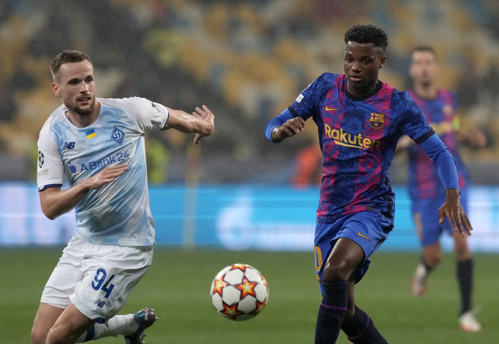 Barcelona tops Dynamo, boost its chances in Champions League