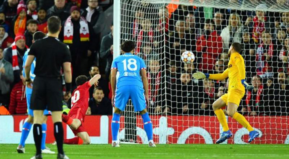 Liverpool beats Atlético 2-0 to reach CL knockout rounds