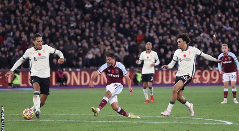 West Ham ends Liverpool’s 25-game unbeaten run with 3-2 win