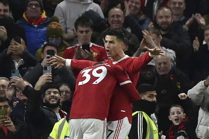 Cristiano Ronaldo Scores as Manchester United Beat Burnley 3-1 In Premier League