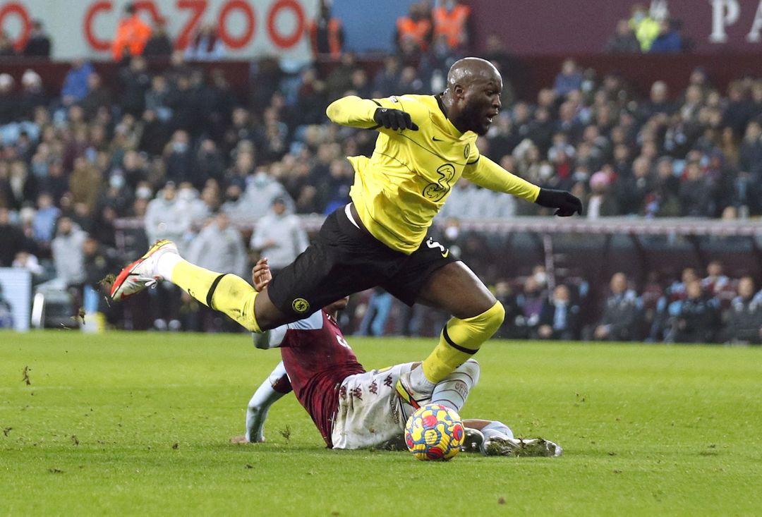 Lukaku leads Chelsea to much-needed win at Villa