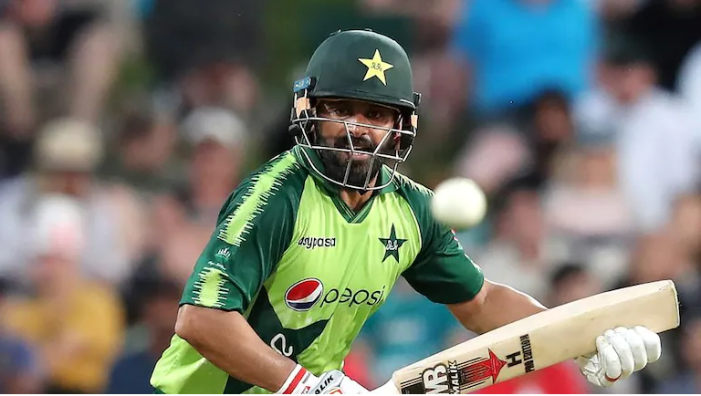 Pakistan’s Mohammad Hafeez retires from international cricket, to continue playing franchise-based leagues
