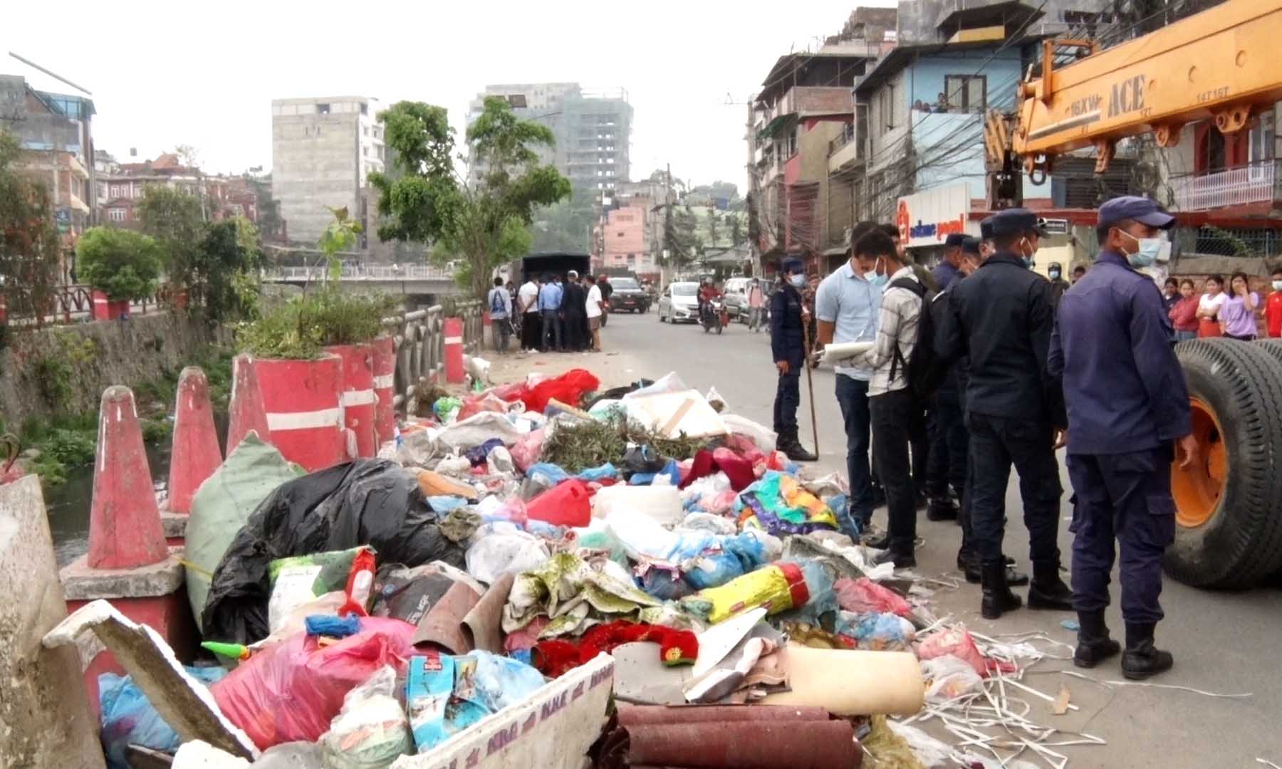 Body of newborn baby found on garbage pile in Kathmandu (With video)
