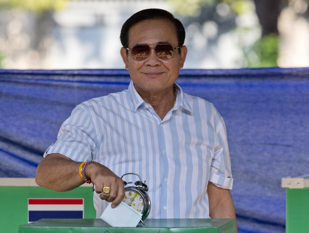 Thai PM suspended while court mulls if he defied term limits
