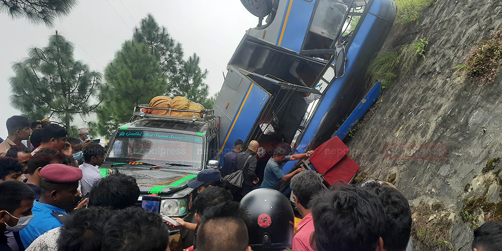Identities of five out of seven killed in Makwanpur bus accident ascertained