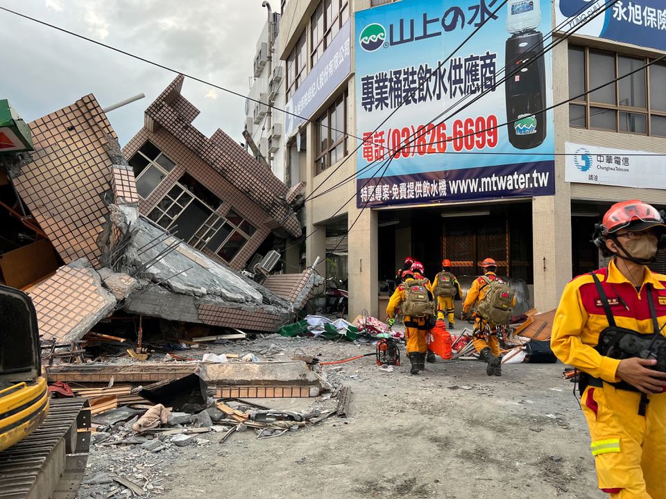 Strong earthquake hits southeastern Taiwan, building collapses