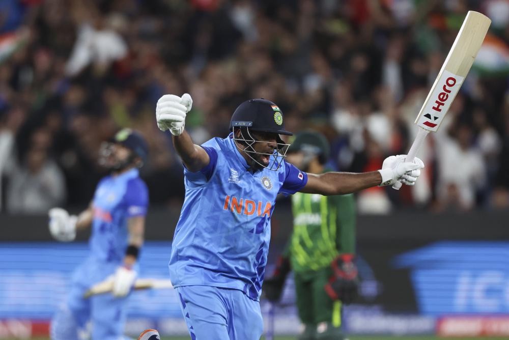 Kohli leads India to stunning T20 WCup win over Pakistan