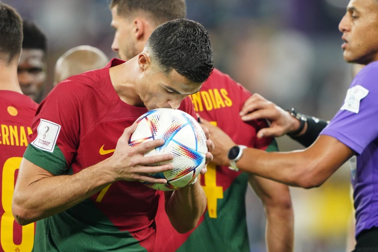 History-maker Ronaldo fires Portugal to 3-2 win over Ghana
