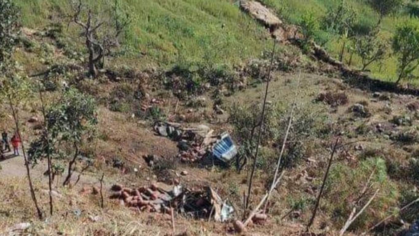 3 dead as truck carrying LPG cylinders meets with accident in Dailekh