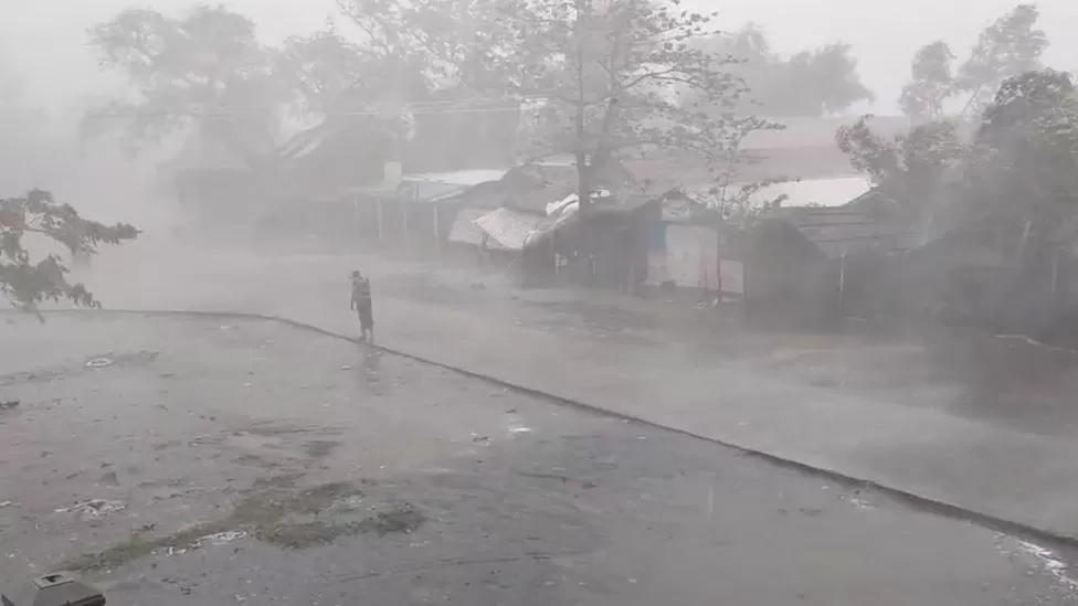 Cyclone Mocha: Deadly storm hits Bangladesh and Myanmar coast