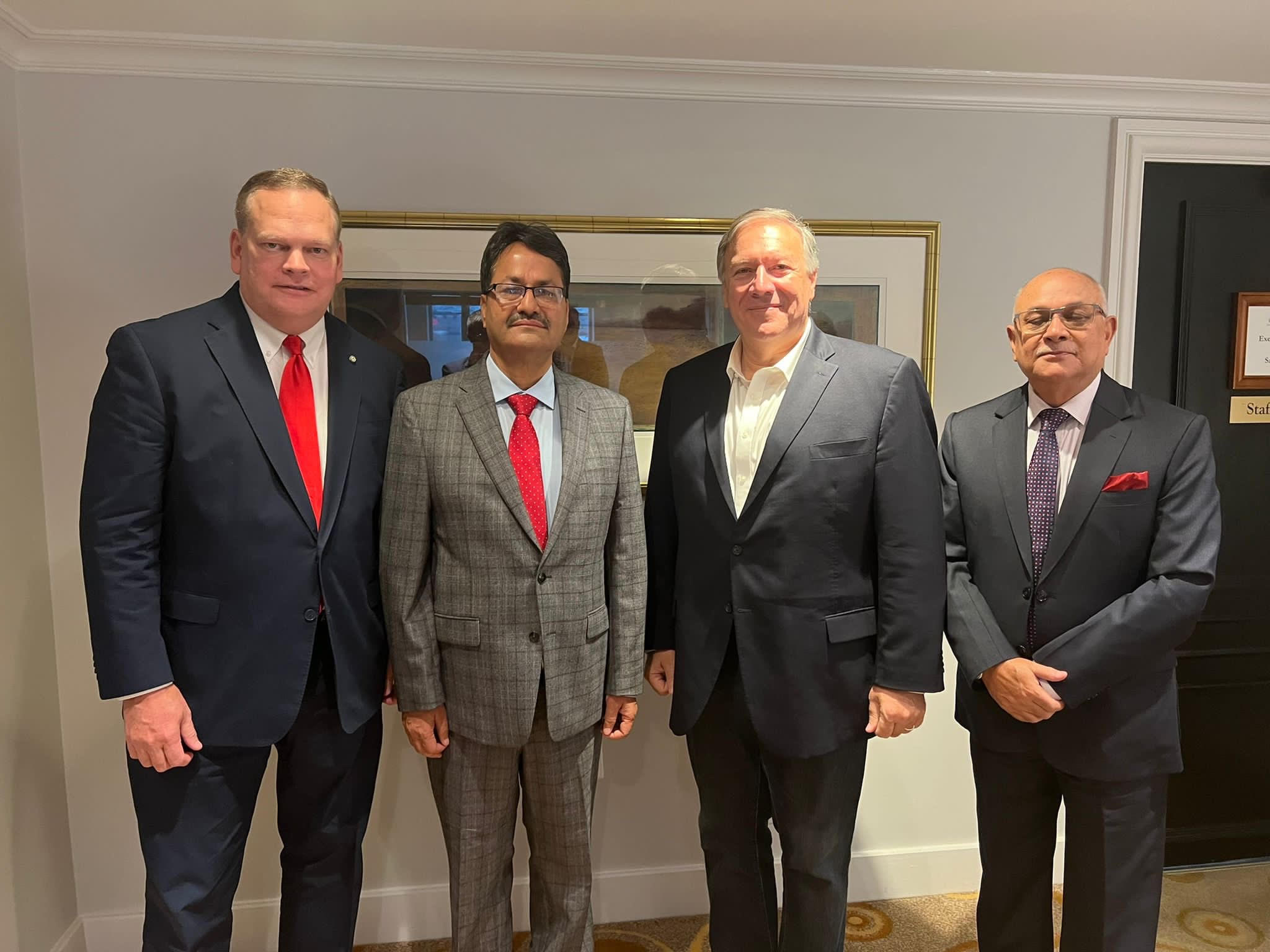 Foreign Minister Saud meets with former US Secretary of State Pompeo