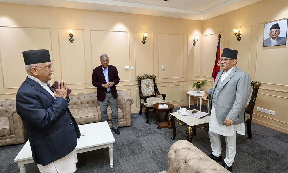 PM Dahal discusses transitional justice issues with Deuba, Oli