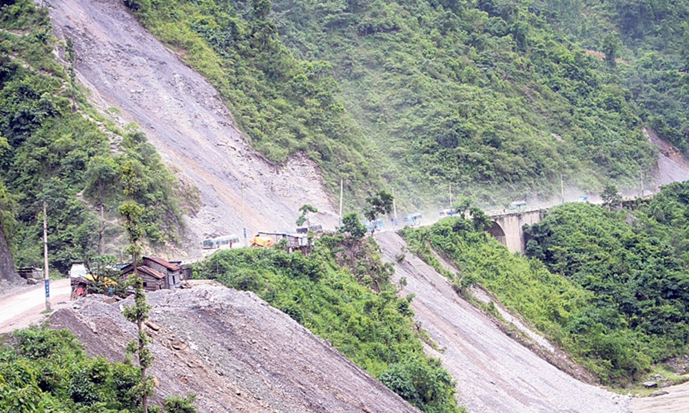 Galchhi-Rasuwagadhi road obstructed