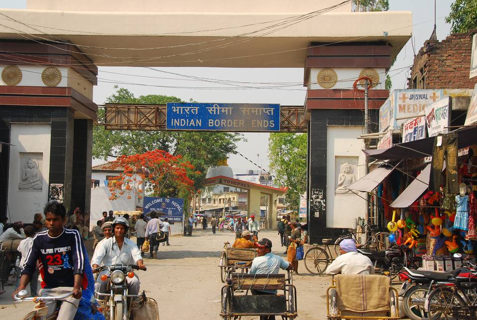 Over 200,000 people enter Nepal via Jamunaha border crossing to celebrate Dashain