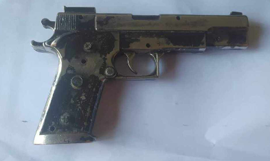 Four Indians held with pistol in Kanchanpur