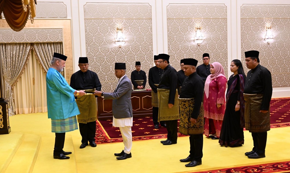 Ambassador Timsina presents Letter of Credence to King of Malaysia