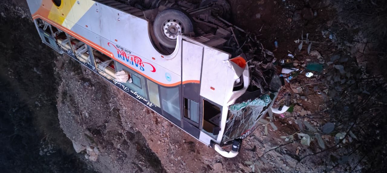 23 injured as bus heading towards Kathmandu from Nepalgunj meets with accident